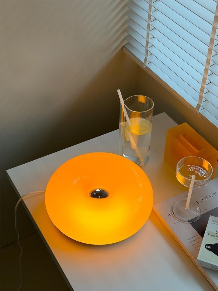 Estilo de lámpara donut naranja de escritorio