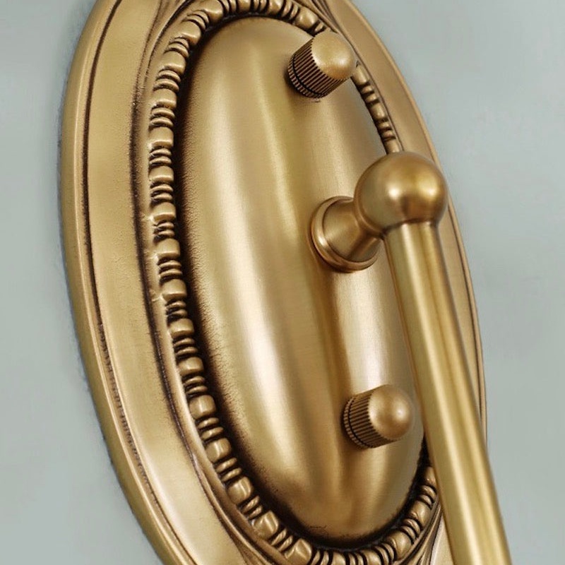 Detalle de la placa decorativa del aplique