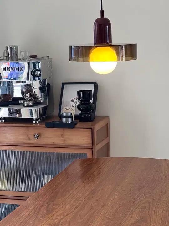 Foto de comprador con lámpara instalada