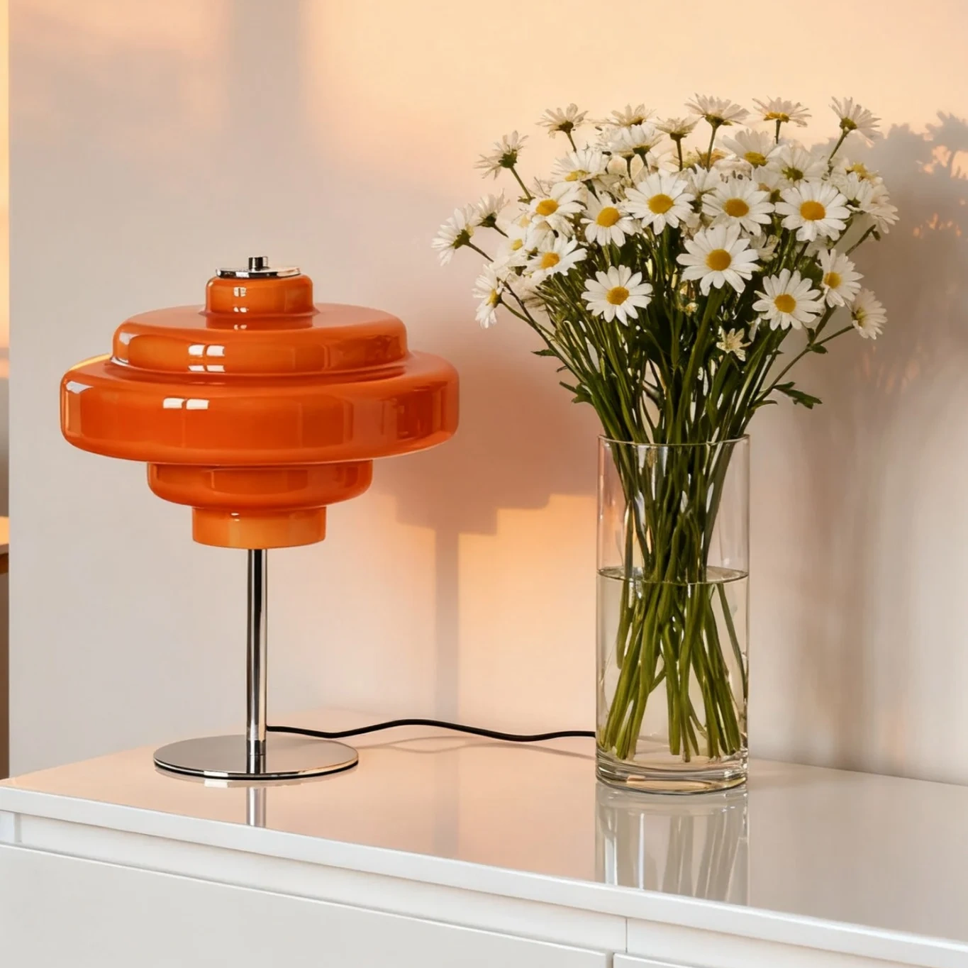 Lámpara Bauhaus rosa en comedor