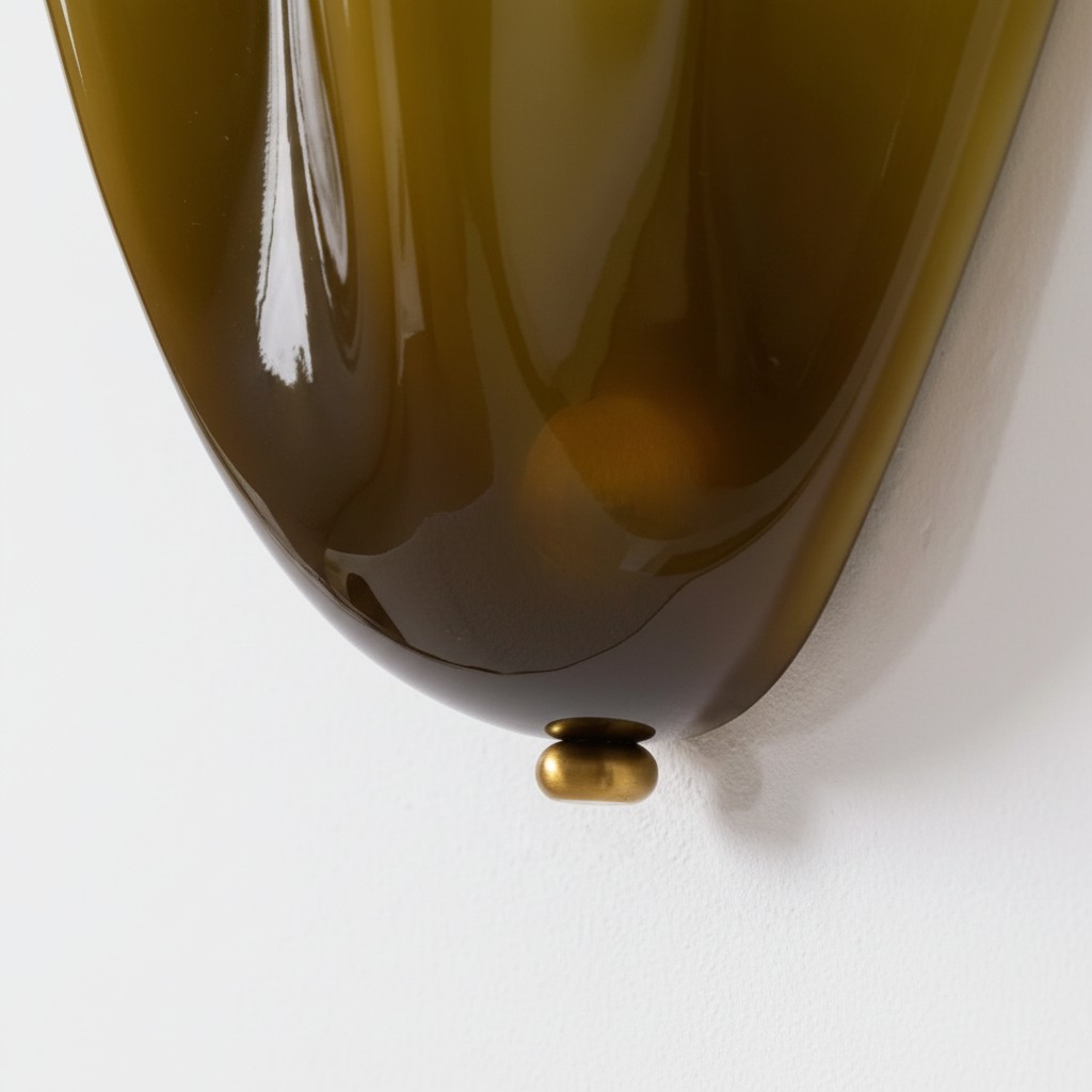 Detalle frontal del aplique Bellina