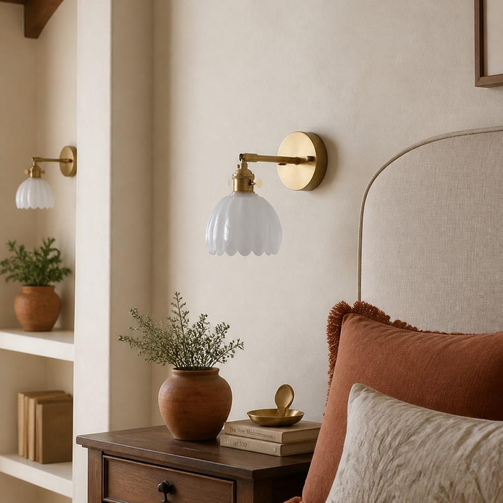 Estilo de dormitorio con lámpara Blossix blanca