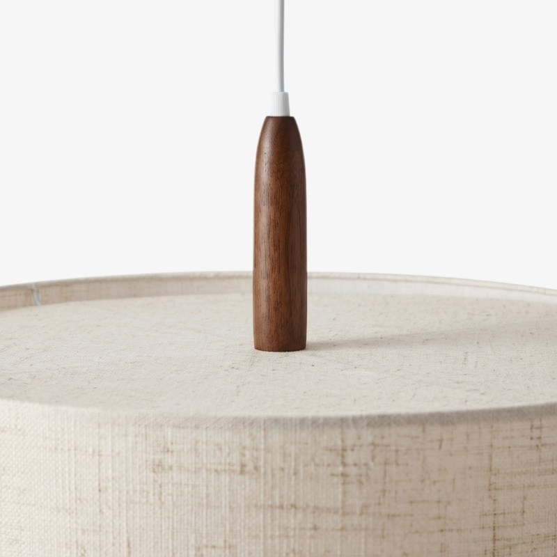 Detalle del colgante de madera